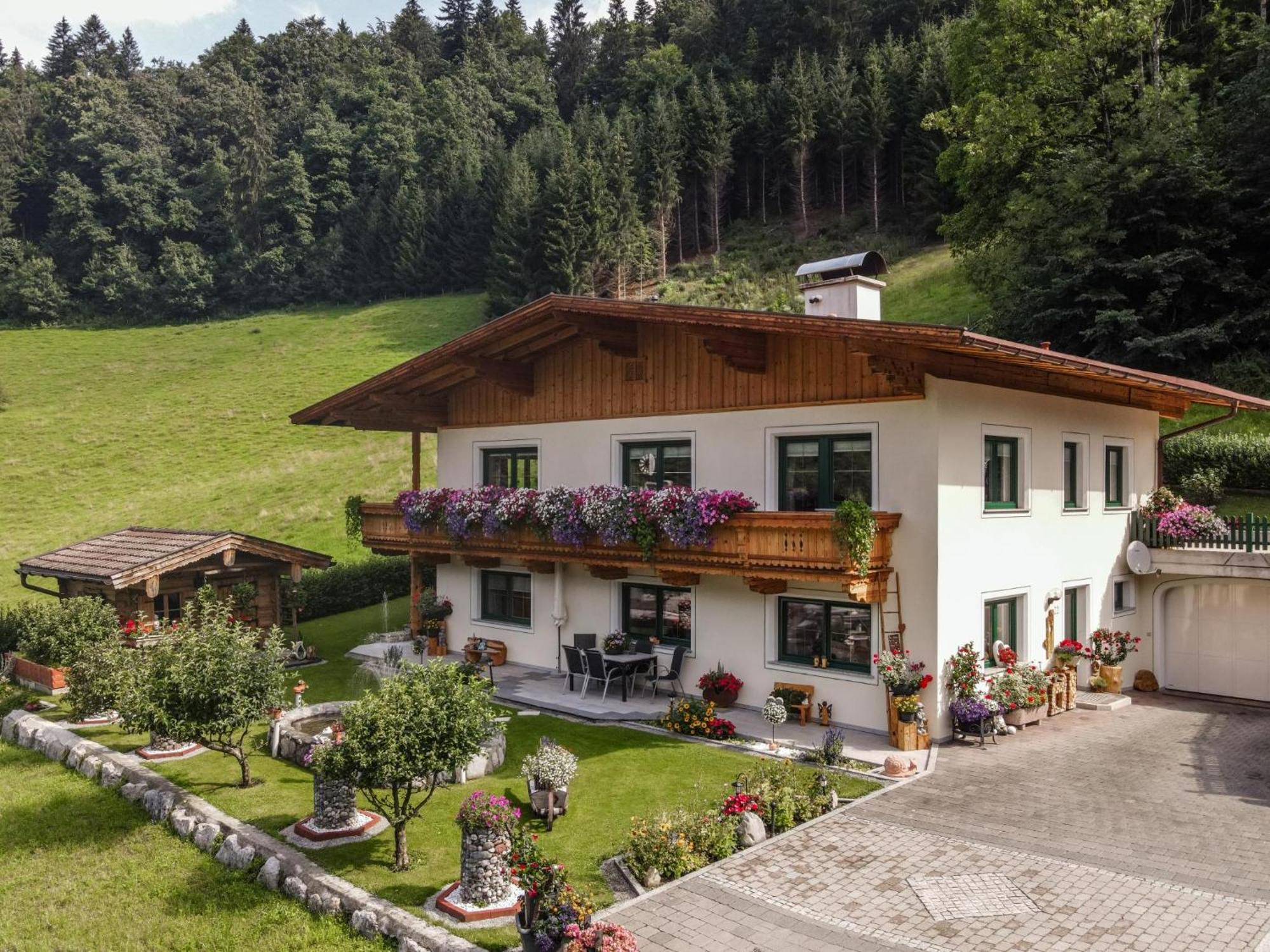 Haus Am Waldrand Apartman Hopfgarten im Brixental Kültér fotó